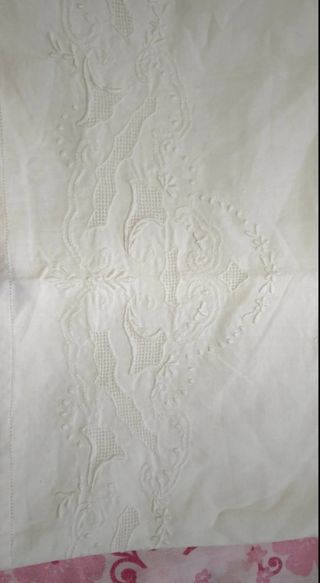 Asciugamani in lino ricamati