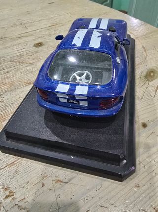 Burago 1:24 Dodge Viper GTS coupe 1996