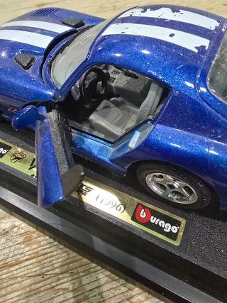 Burago 1:24 Dodge Viper GTS coupe 1996