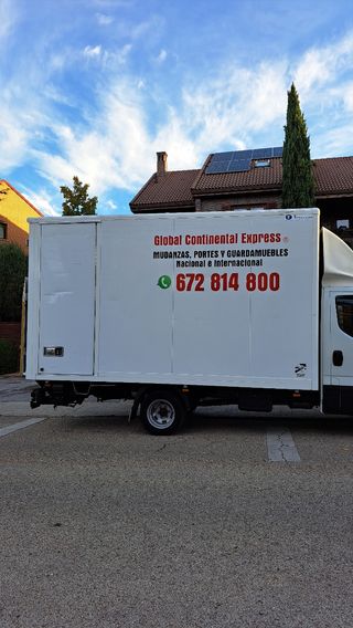 MUDANZAS Y TRANSPORTES 
