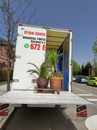 MUDANZAS Y TRANSPORTES 