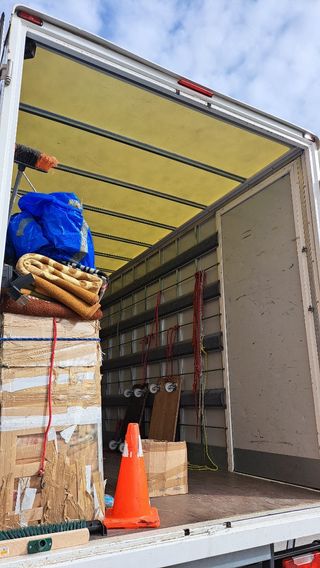 MUDANZAS Y TRANSPORTES 
