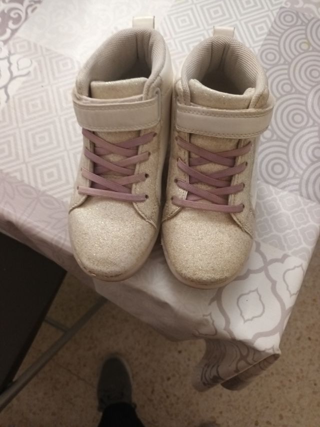 Bambas niña 28 con luces Minnie Mouse