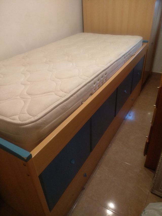 Cama y armario bajo 90€
