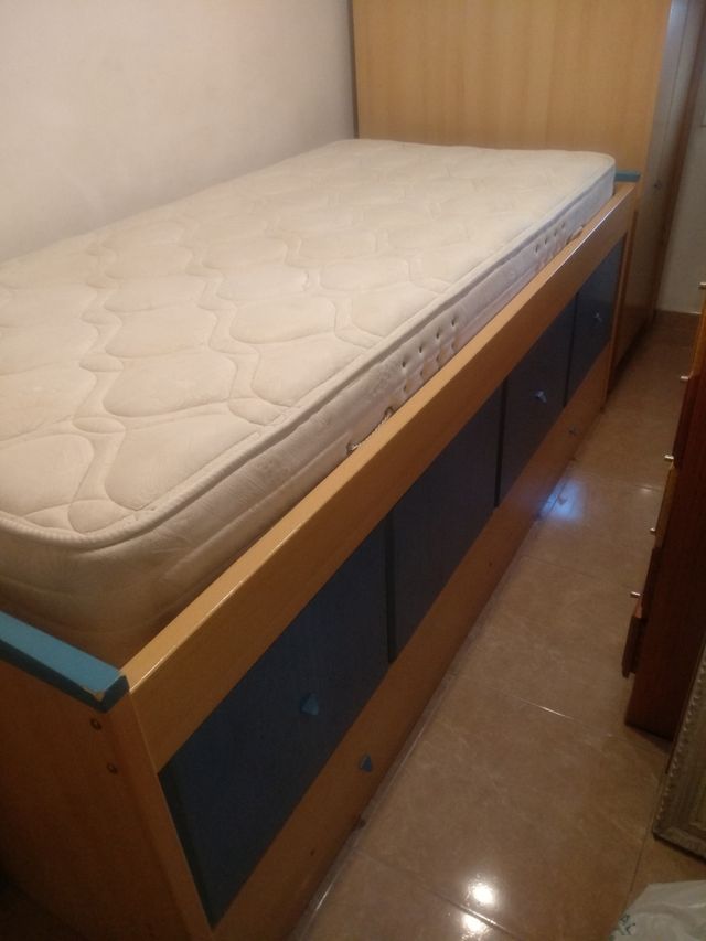 Cama y armario bajo 90€