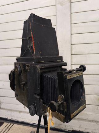 Cámara antigua. Trpode incluido