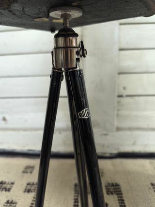 Cámara antigua. Trpode incluido