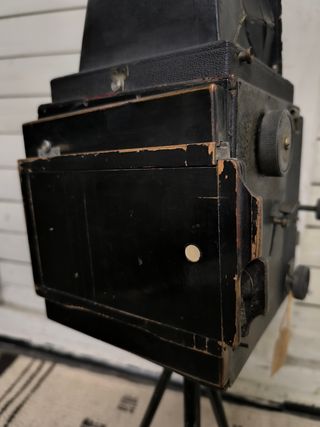 Cámara antigua. Trpode incluido