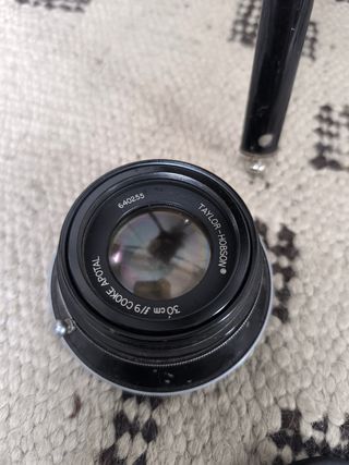 Cámara antigua. Trpode incluido