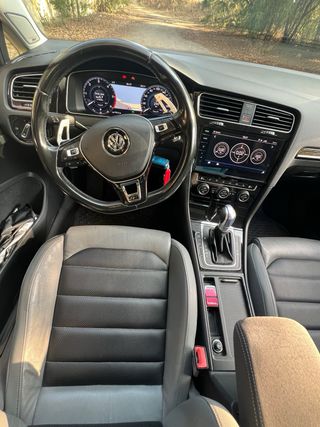Volkswagen Golf R line