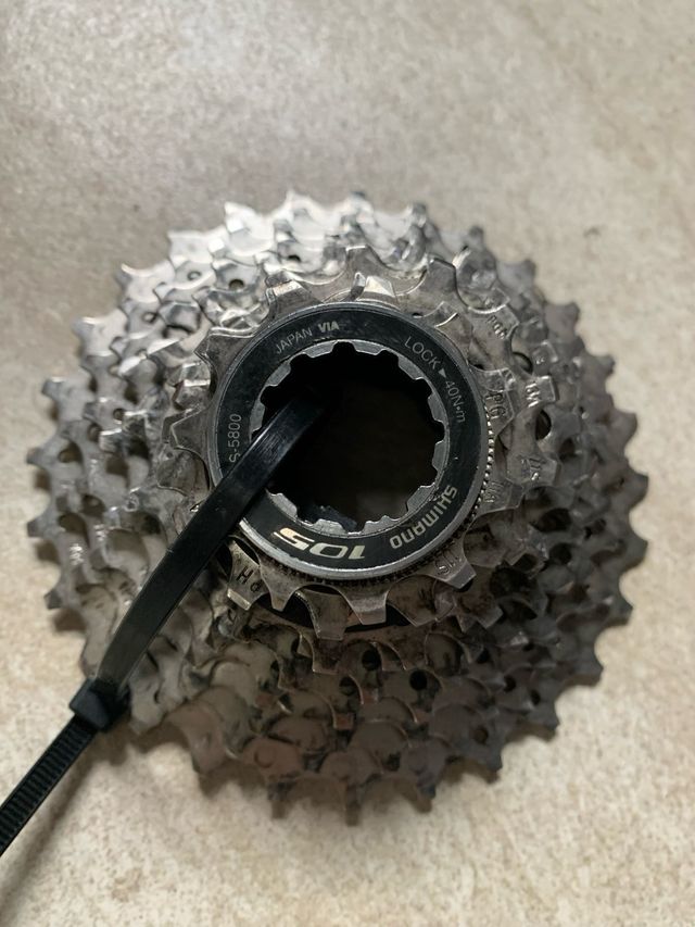 PACCO PIGNONI SHIMANO 105 11/28 PARI AL NUOVO