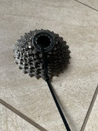 PACCO PIGNONI SHIMANO 105 11/28 PARI AL NUOVO