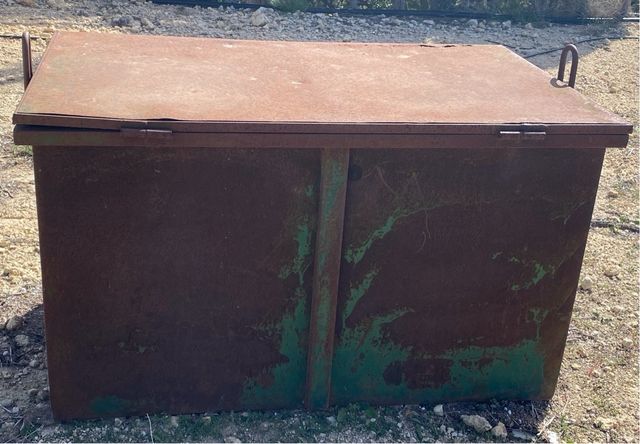 Batea para obra con tapa 