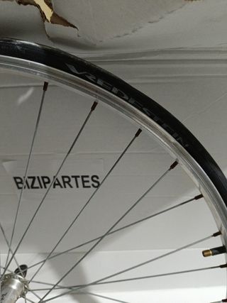 N°21 rueda delantera carretera