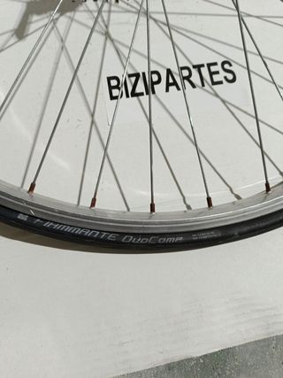 N°21 rueda delantera carretera