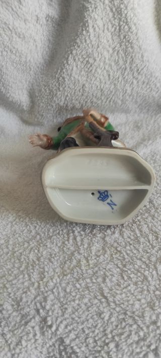 Antigua figura porcelana 