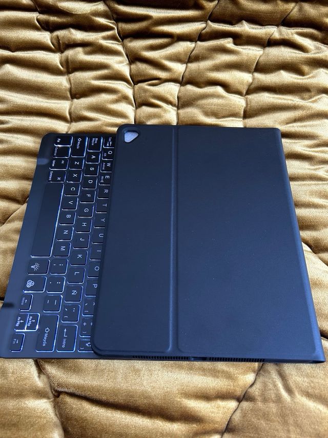 jademall Teclado funda IPad 9.7  5gen / 6gen