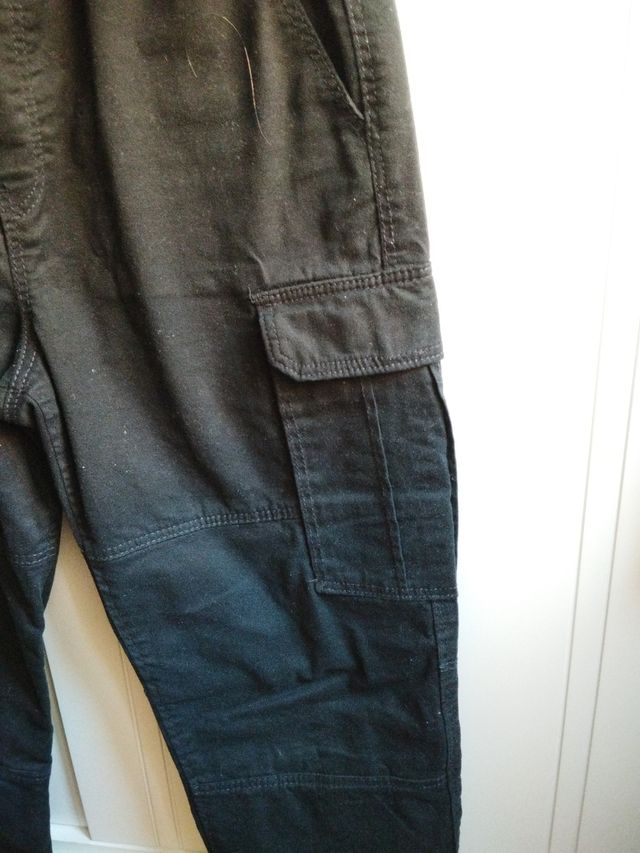 Pantalón negro cargo niño talla 12-13