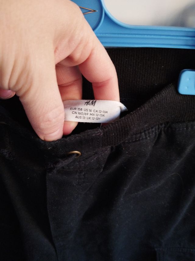Pantalón negro cargo niño talla 12-13
