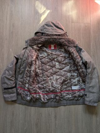 Abrigo Quechua gris. Talla M