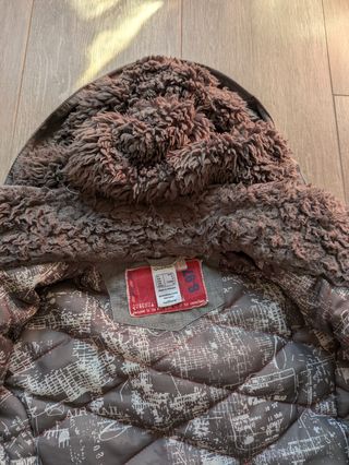 Abrigo Quechua gris. Talla M