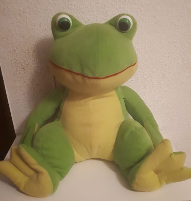 PELUCHE RANA tamaño mediano