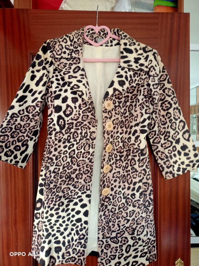 Abrigo leopardo naf naf talla 34 