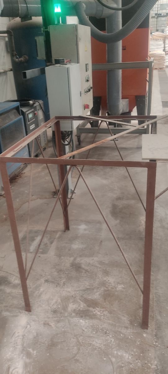 Estructura metálica corte azulejos