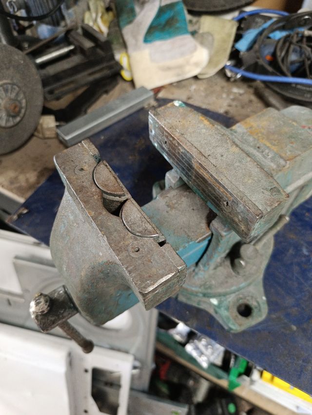 Tornillo especial tuberos