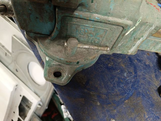 Tornillo especial tuberos