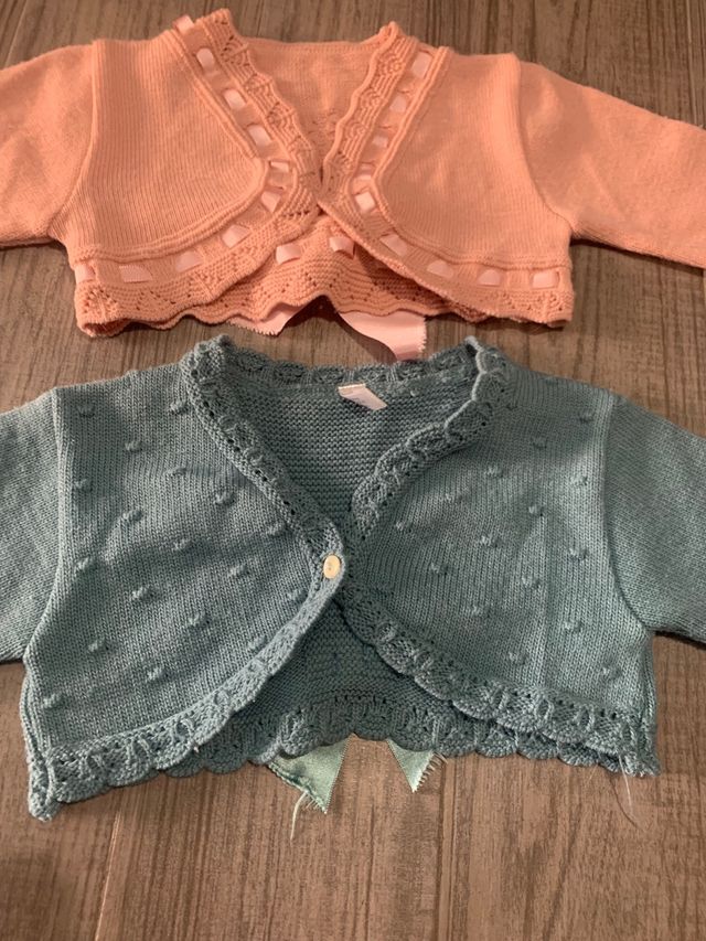 Preciosas rebecas lazo 5 años, las dos 15€