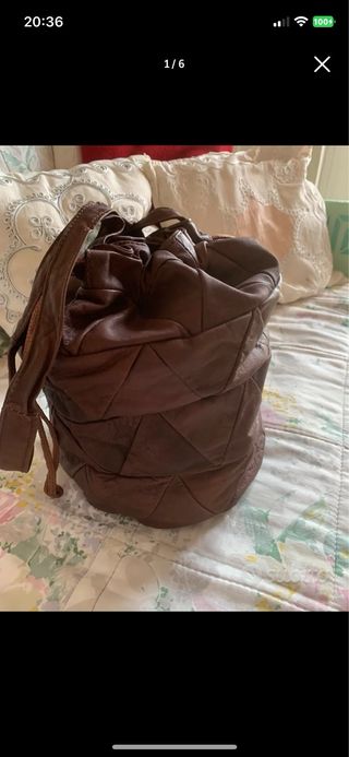 Borsa in pelle a secchiello