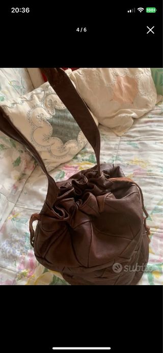 Borsa in pelle a secchiello