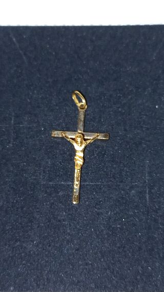 Cruz con Cristo oro 18k