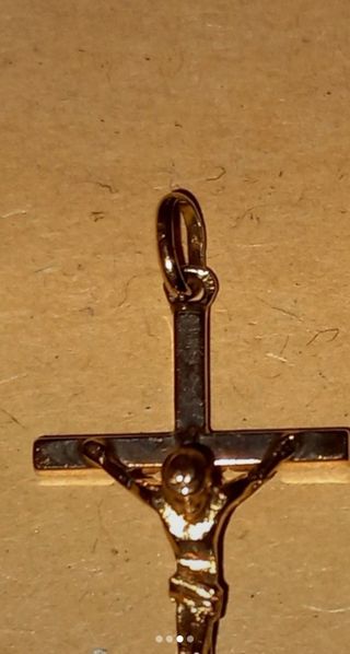 Cruz con Cristo oro 18k