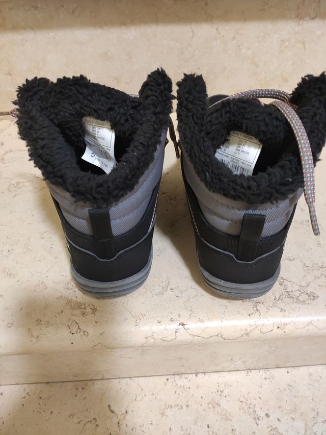 Vendo Scarpe da trekking  QUECHUA WATERPROF