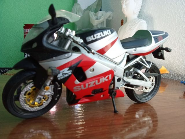 Maqueta Suzuki gsx r