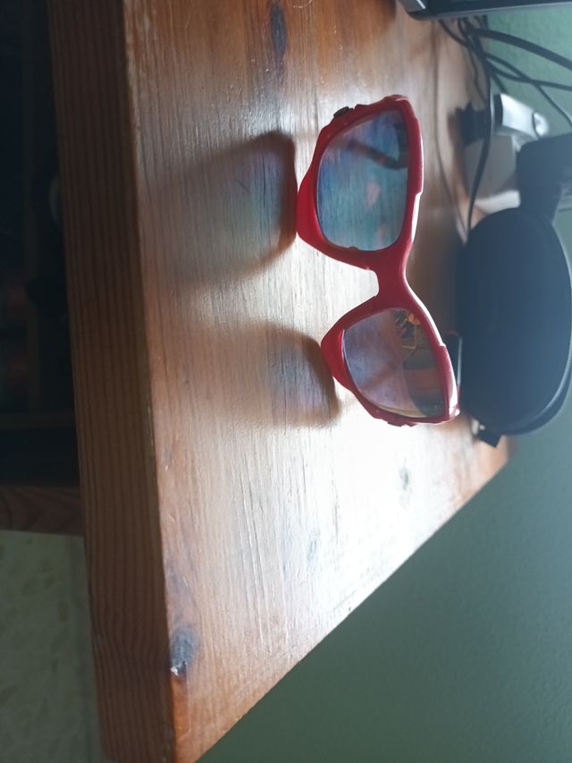 Gafas deportivas o para fiesta