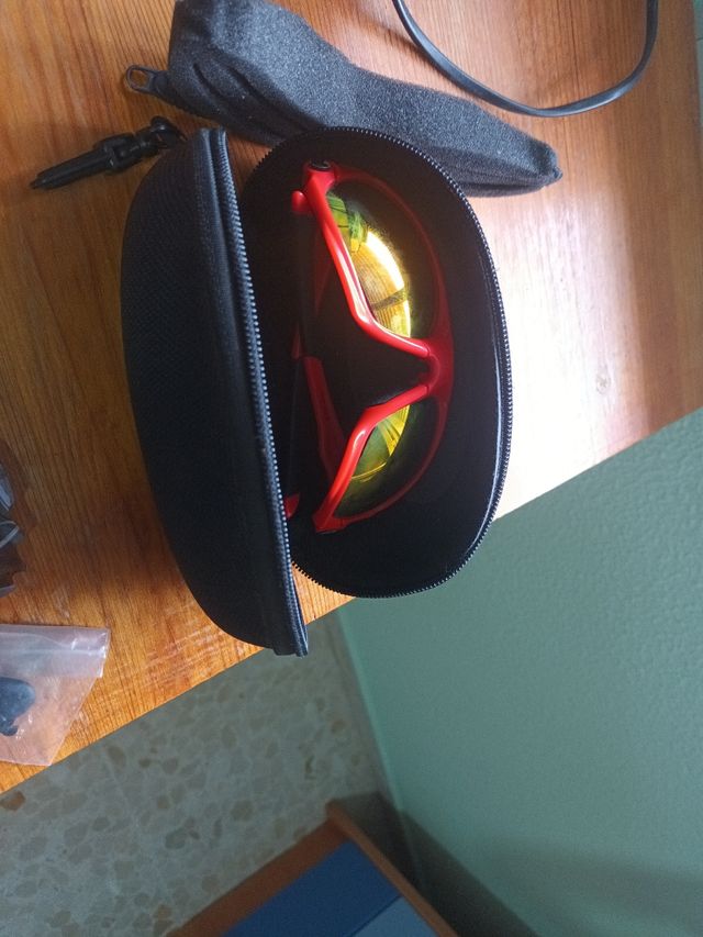 Gafas deportivas o para fiesta