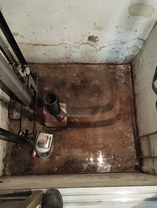 Vaciado agua foso Ascensores