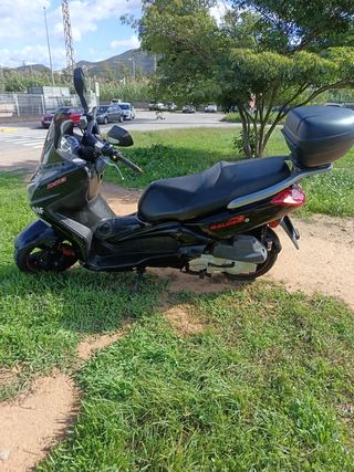 Se escuchan propuestas .Scutter tgb emotion 125c