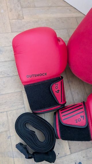 Saco de boxeo más guantes