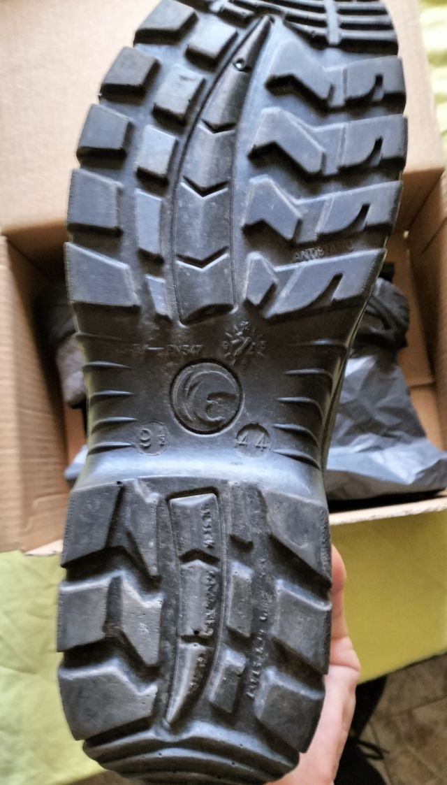 Zapatos de seguridad número 44