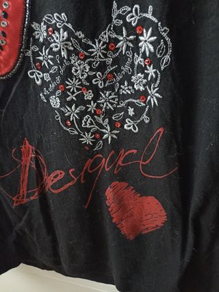 Camiseta de mujer Desigual 