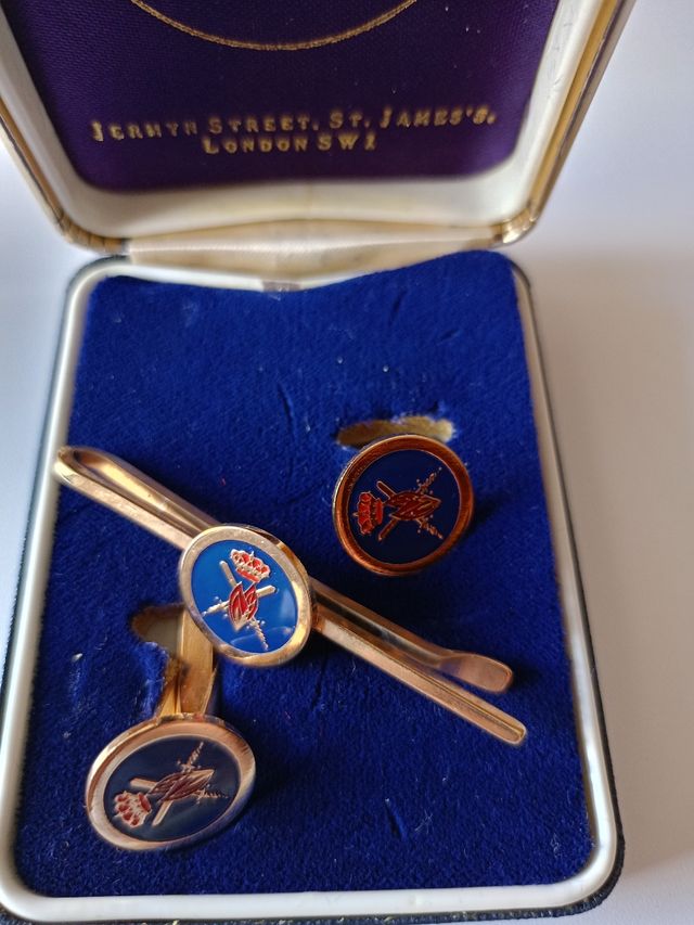 Gemelos y pisa corbata 