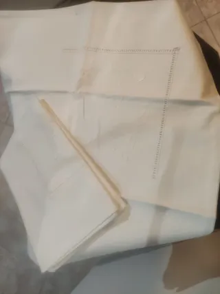 Lenzuola antiche ricamate a mano
