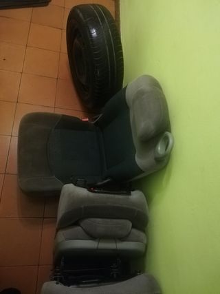 Asientos y rueda