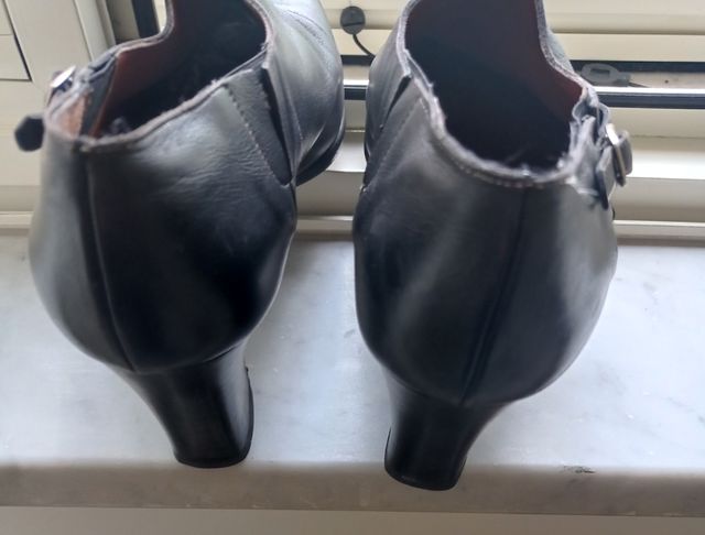 Scarpe donna mezzo stivaletto in pelle