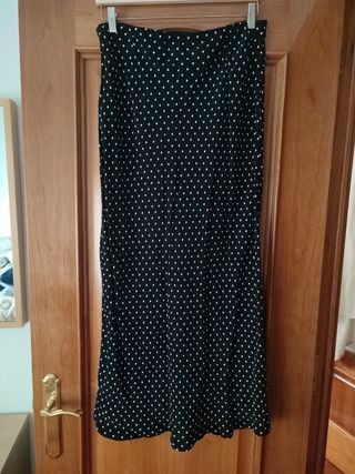 Falda midi de lunares 