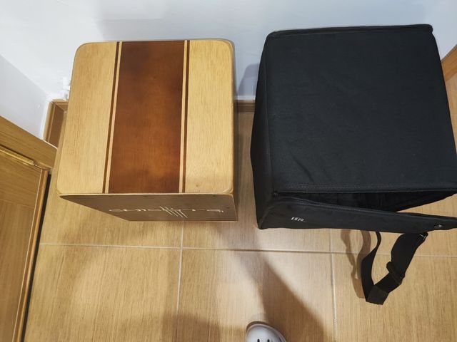 SE VENDE CAJÓN FLAMENCO